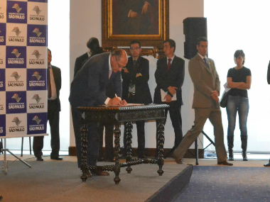 Governador assina e encaminha projeto de lei à Assembleia