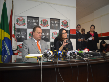 A coletiva de imprensa foi concedida no DHPP, que investiga o caso